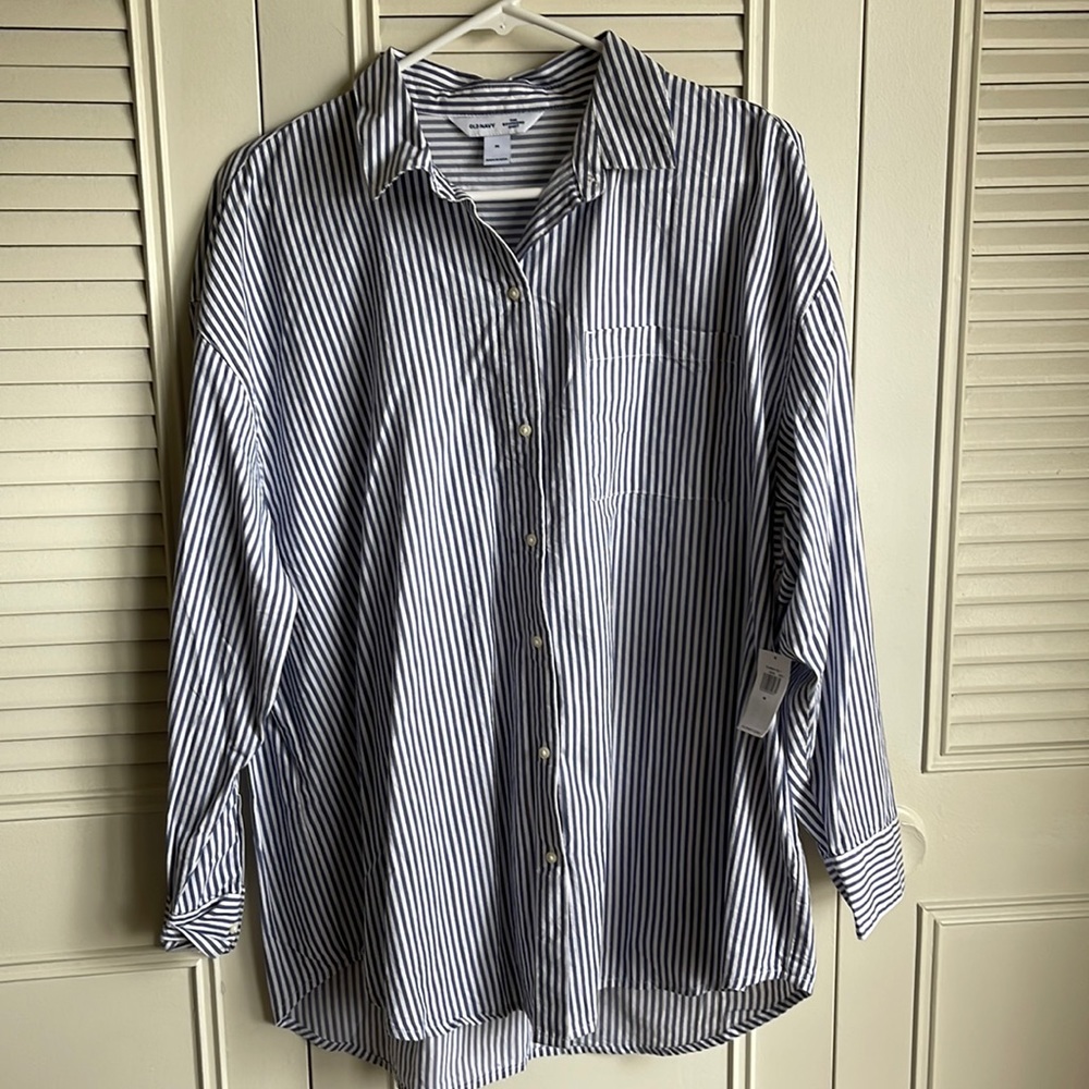 NWT! Old Navy “The Boyfriend Shirt”, Sz M